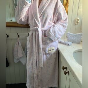 Djerf Avenue Summer Island Robe